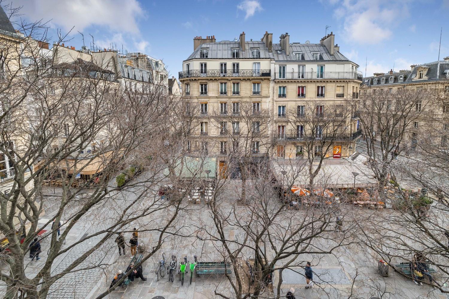 Cinque Stelle * Parigi